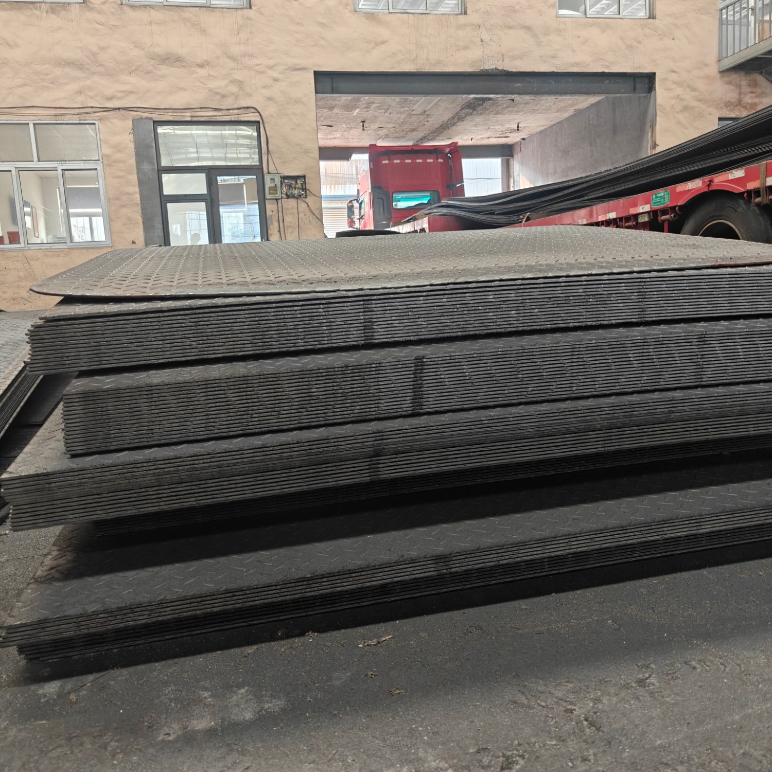 Top Tread Plate Manufacturer Insights: Choosing Quality Flooring for Your Projects